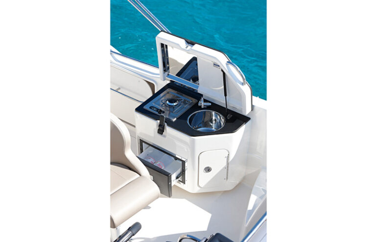 Quicksilver Activ 755 Sundeck Bild 21