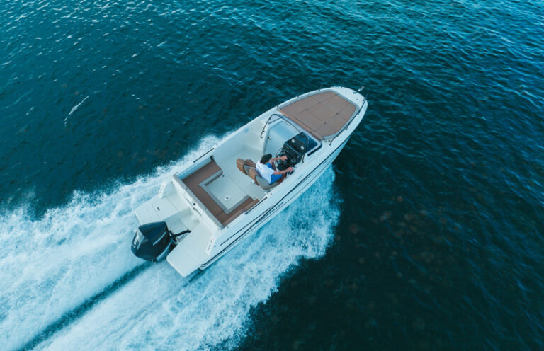 Quicksilver Activ 755 Sundeck Bild 1